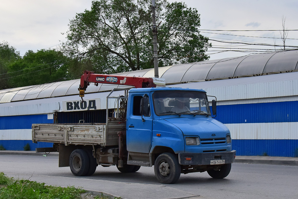 Волгоградская область, № М 061 НХ 34 — ЗИЛ-5301БО "Бычок"