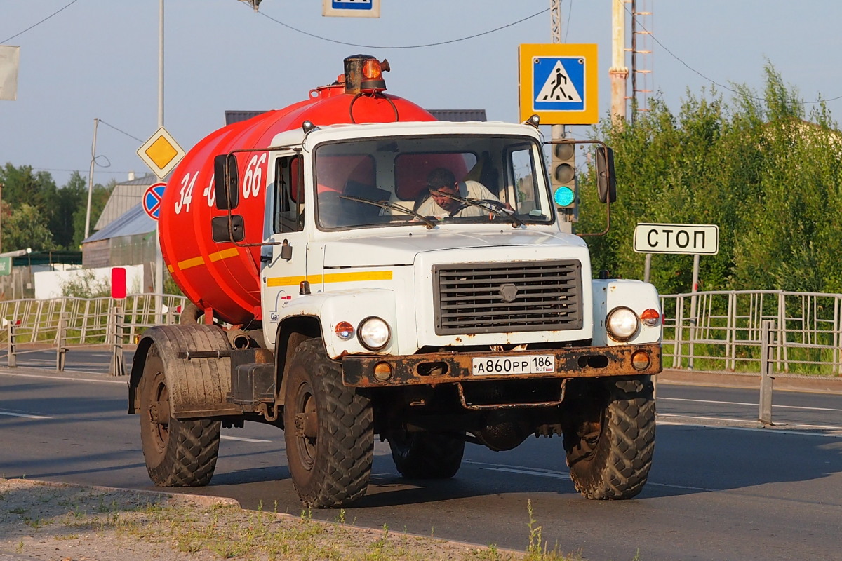 Ханты-Мансийский автоном.округ, № А 860 РР 186 — ГАЗ-33081 «Садко»