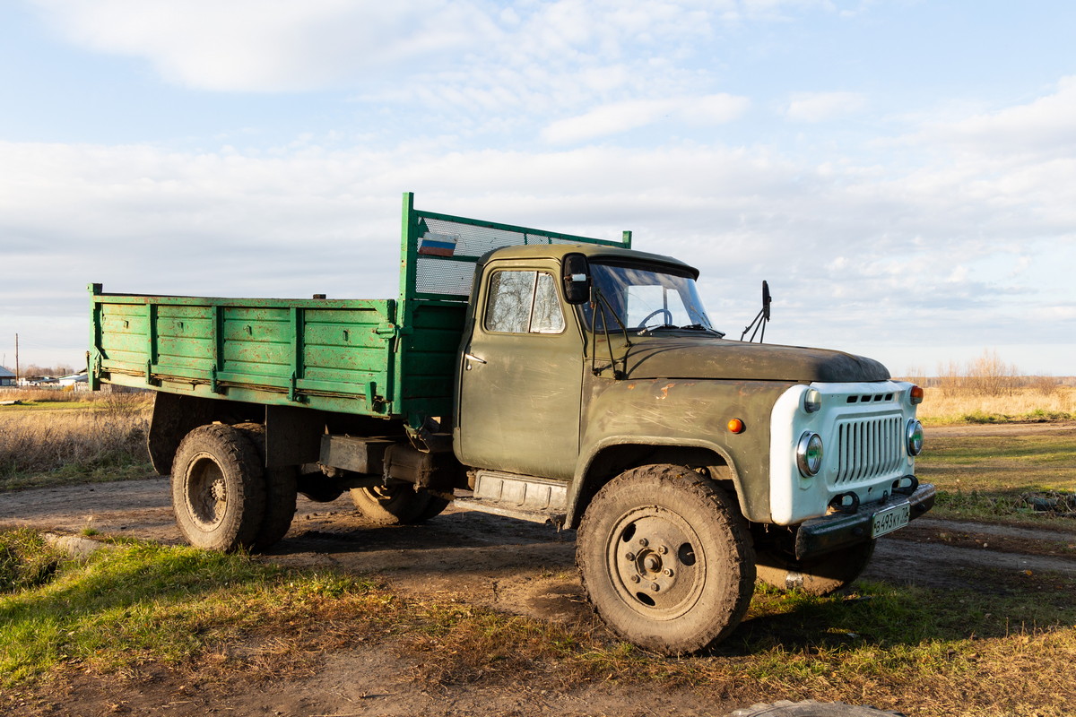 Томская область, № В 493 КУ 70 — ГАЗ-52-02