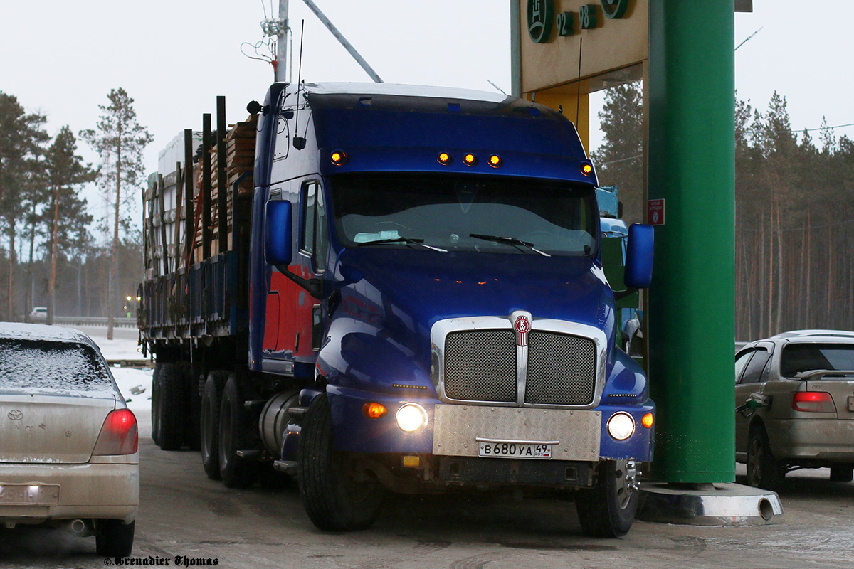 Саха (Якутия), № В 680 УА 49 — Kenworth T2000