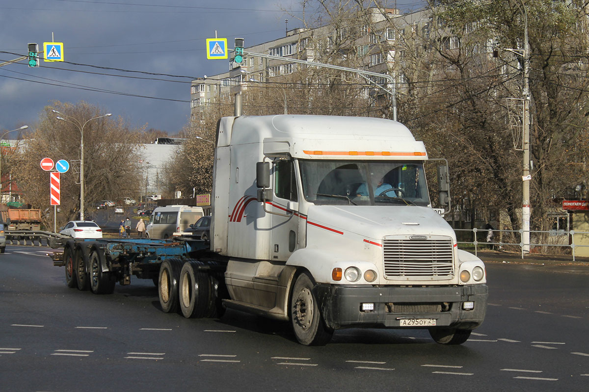 Чувашия, № А 295 ОУ 21 — Freightliner Century Class