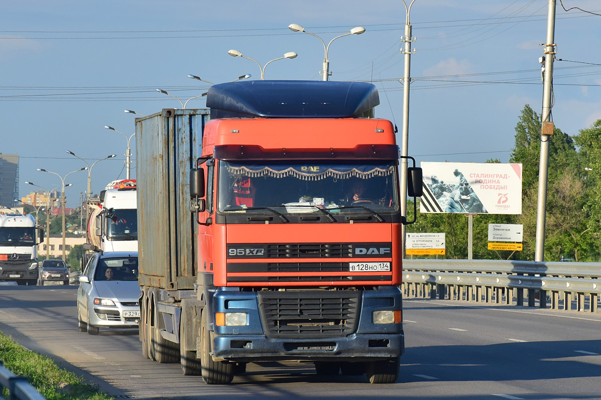 Волгоградская область, № В 128 НО 134 — DAF 95XF FT