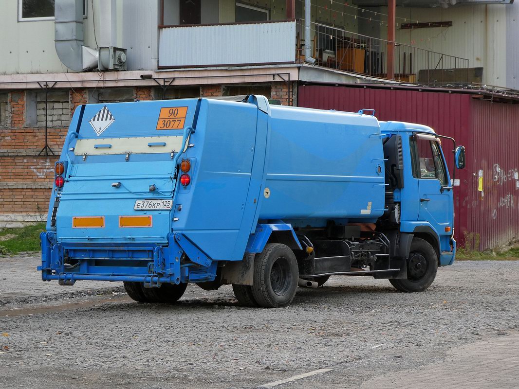 Приморский край, № Е 376 КР 125 — Nissan Diesel Condor