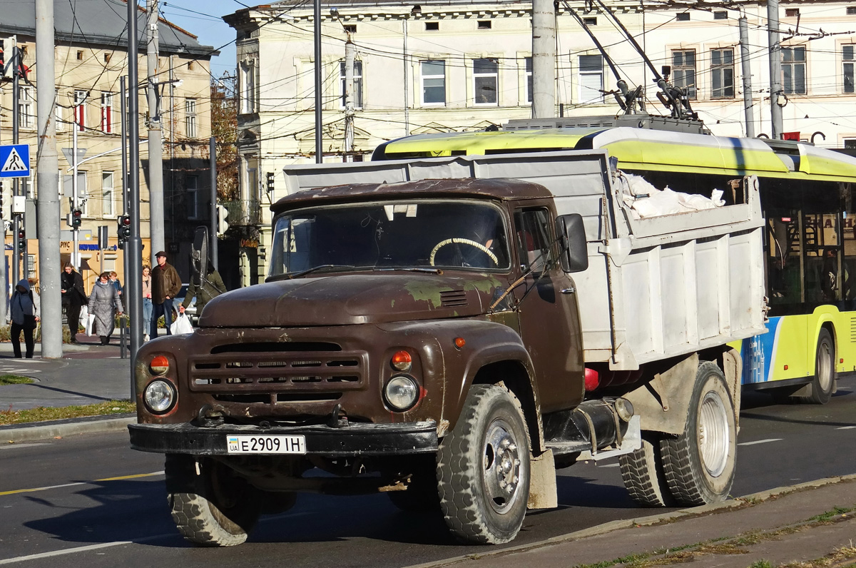 Львовская область, № Е 2909 ІН — ЗИЛ-495810