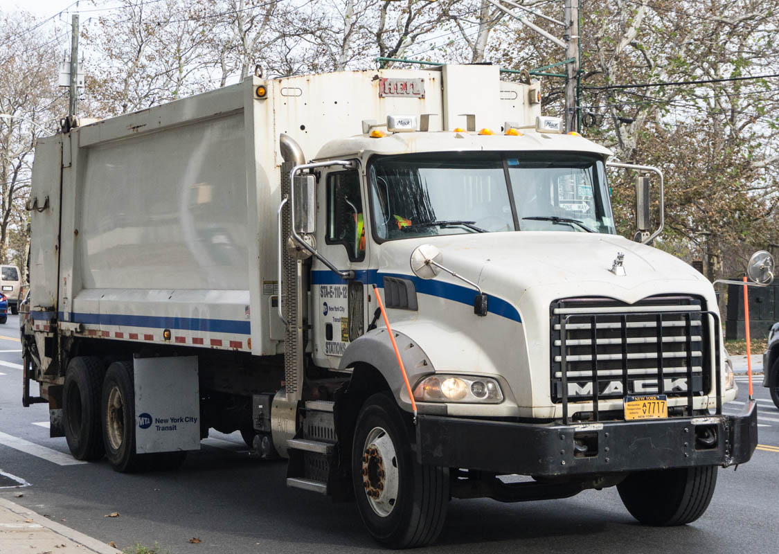 США, № STA-E-110-12 — Mack Granite