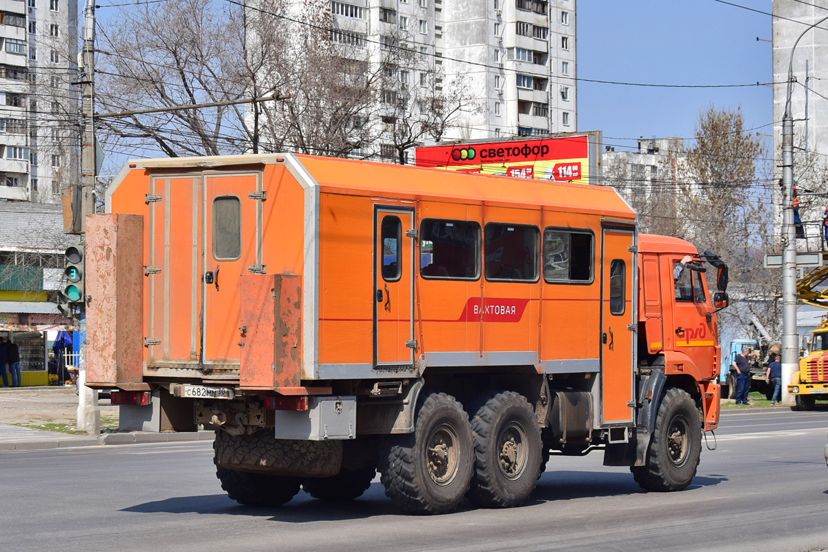 Астраханская область, № С 682 ММ 30 — КамАЗ-43118-46