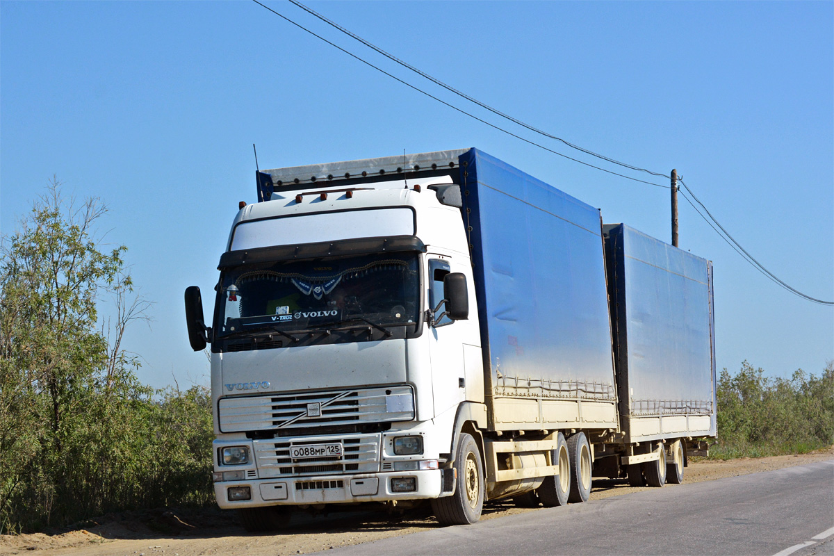 Приморский край, № О 088 МР 125 — Volvo ('1993) FH-Series