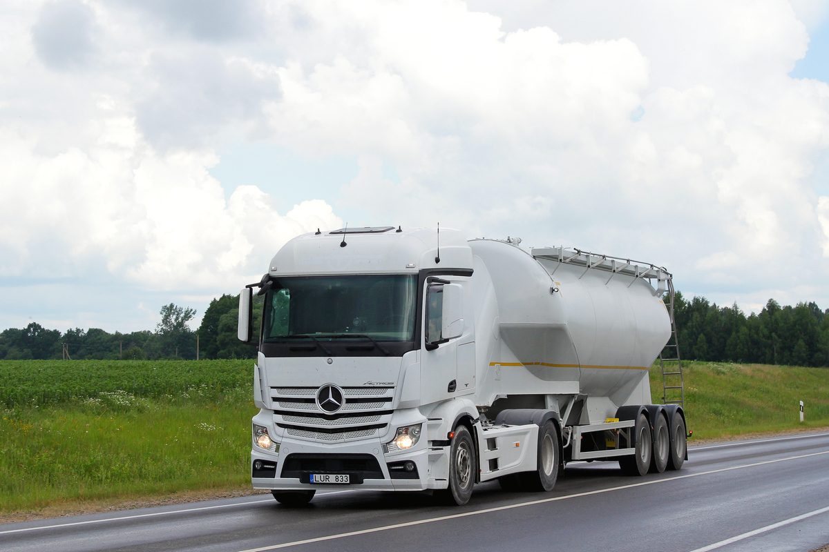 Литва, № LUR 833 — Mercedes-Benz Actros ('2011)