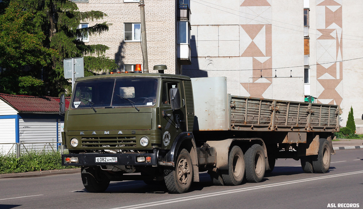 Псковская область, № Е 082 АМ 60 — КамАЗ-5410