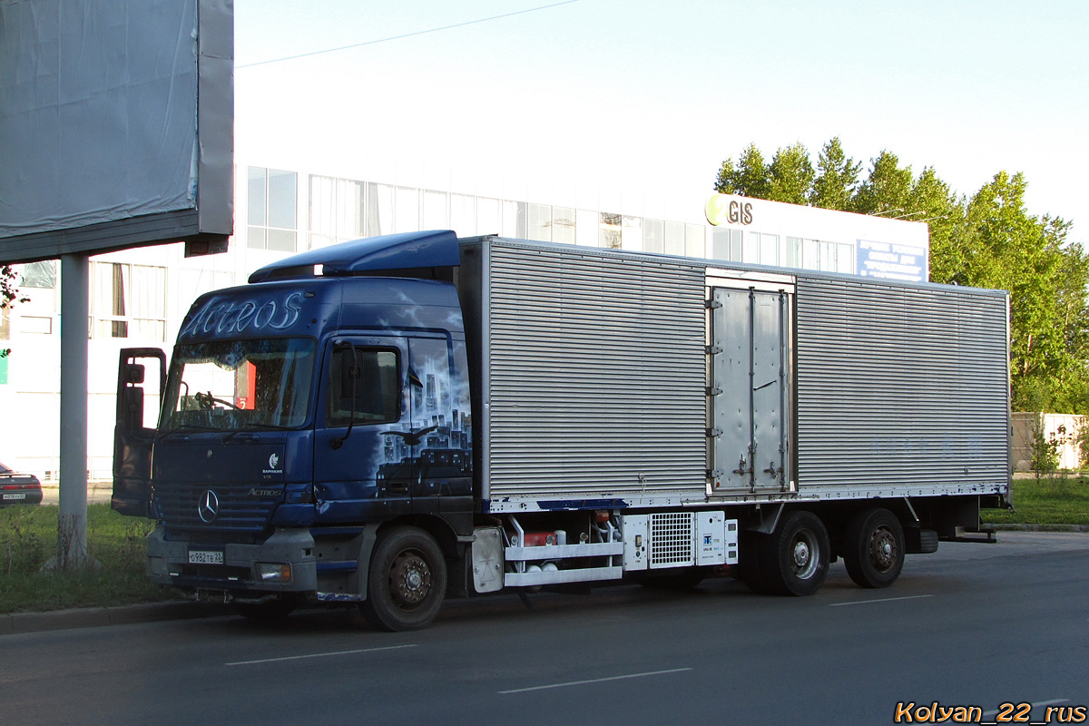 Алтайский край, № О 982 ТВ 22 — Mercedes-Benz Actros ('1997) 1835