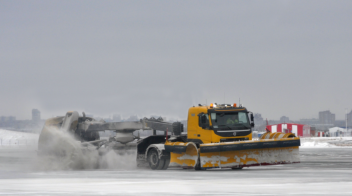 Омская область, № 105 — Volvo ('2013) FMX-Series