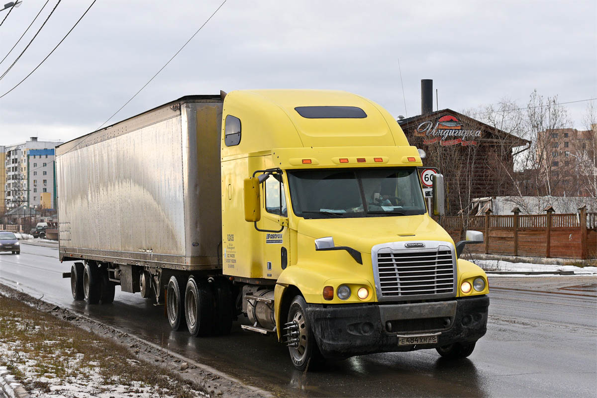 Амурская область, № Е 484 ХН 28 — Freightliner Century Class