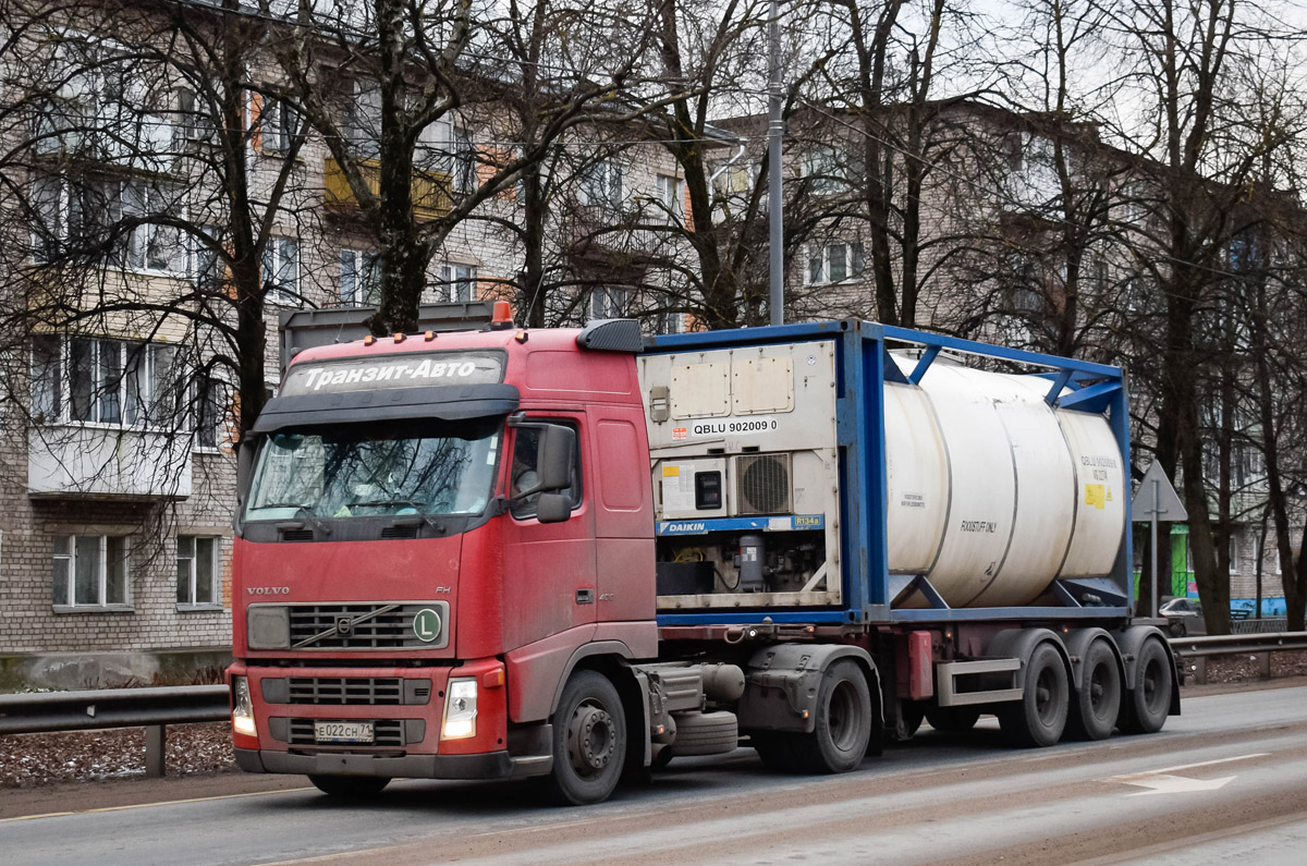 Тульская область, № Е 022 СН 71 — Volvo ('2002) FH12.400