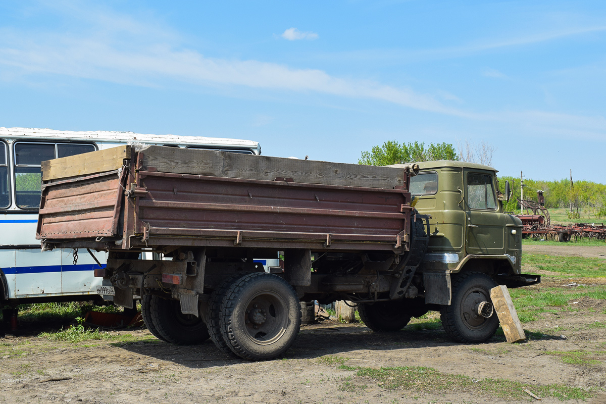 Алтайский край, № М 999 ЕХ 22 — ГАЗ-66-31
