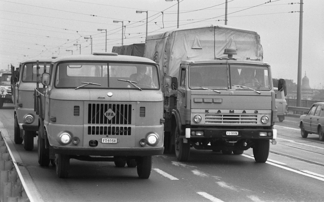 Венгрия, № FT-91-58 — IFA W50L; Венгрия, № FU-30-06 — КамАЗ-5320; Венгрия — Исторические фотографии (Автомобили)