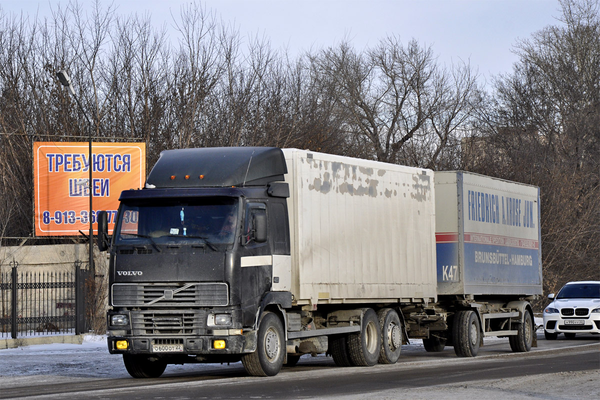 Алтайский край, № О 600 ОТ 22 — Volvo ('1993) FH12.340