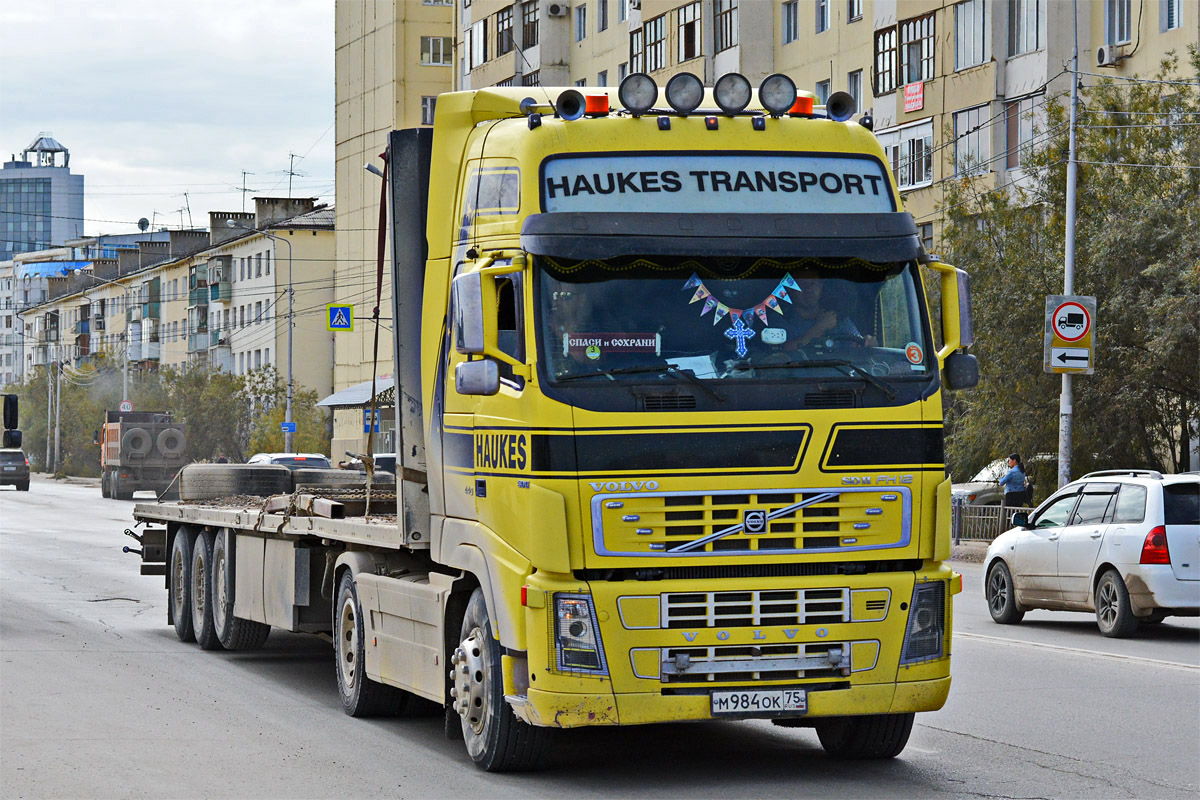 Забайкальский край, № М 984 ОК 75 — Volvo ('2002) FH12.440