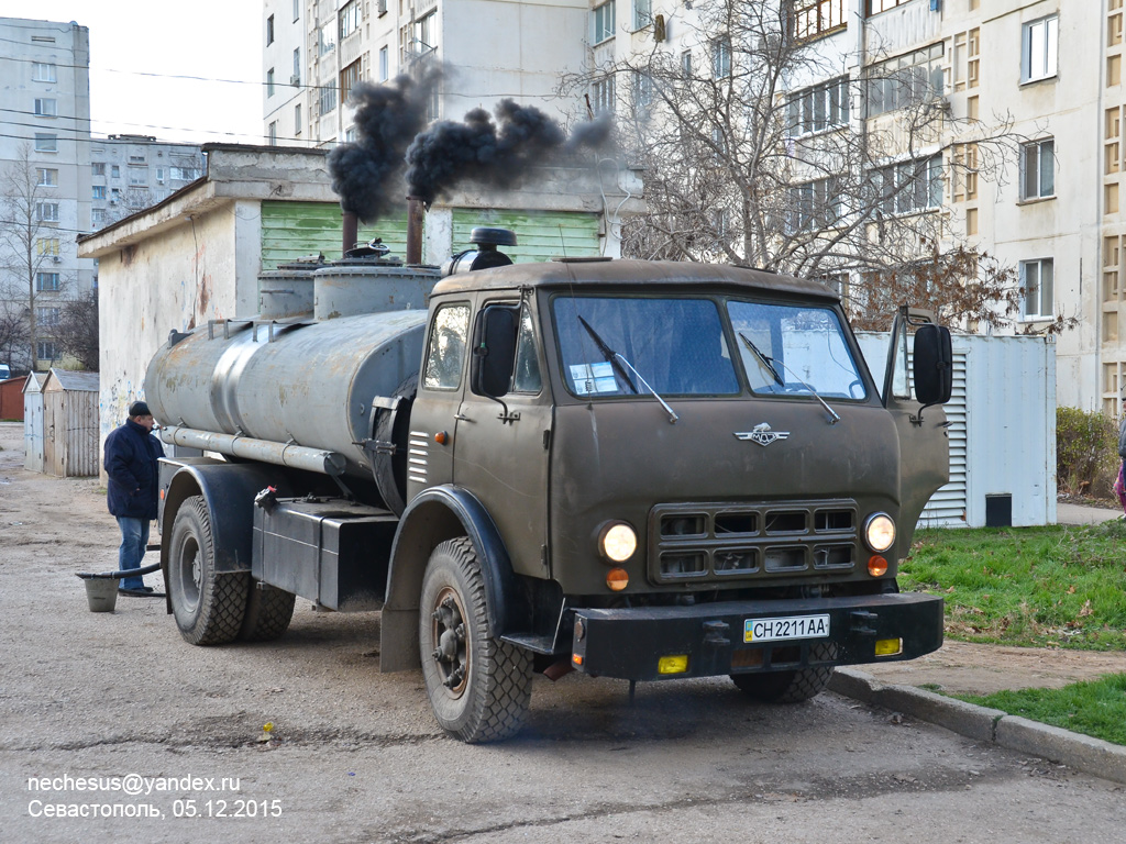 Севастополь, № СН 2211 АА — МАЗ-5334