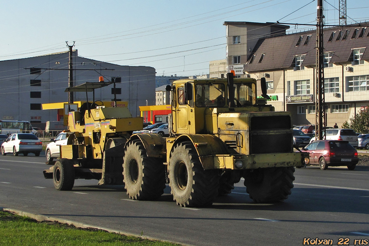 Алтайский край, № 9500 МС 22 — К-700А, К-701; Алтайский край, № 7228 ЕЕ 22 — DM-47