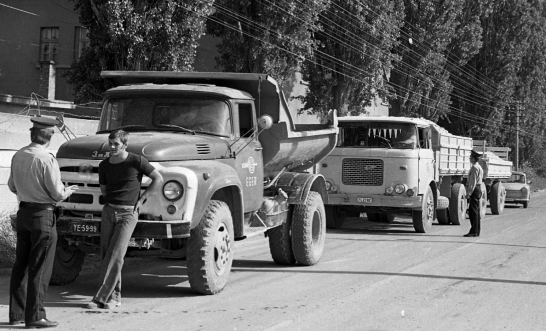 Венгрия, № YE-59-99 — ЗИЛ-130Д1; Венгрия, № FL-27-02 — Škoda 706 MTS 24; Венгрия — Исторические фотографии (Автомобили)