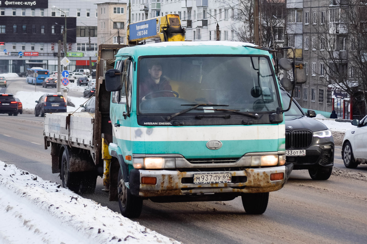 Тверская область, № М 937 ОУ 69 — Nissan Diesel (общая модель)