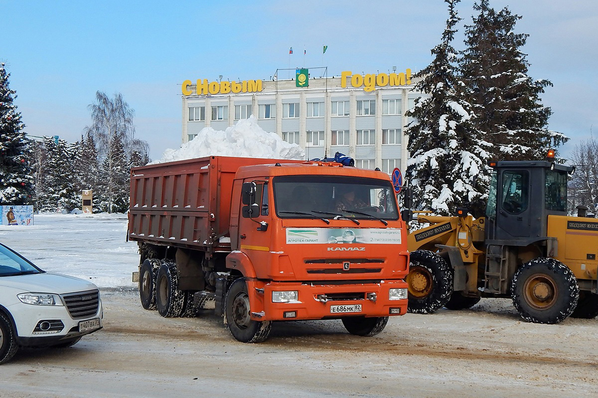 Белгородская область, № Е 686 МК 82 — КамАЗ-65115-42