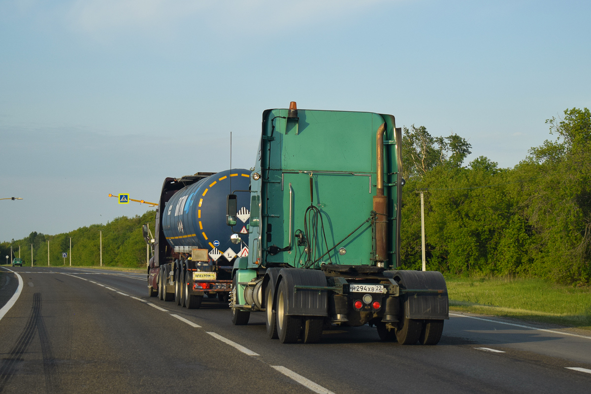 Алтайский край, № Н 294 ХВ 22 — Freightliner Century Class