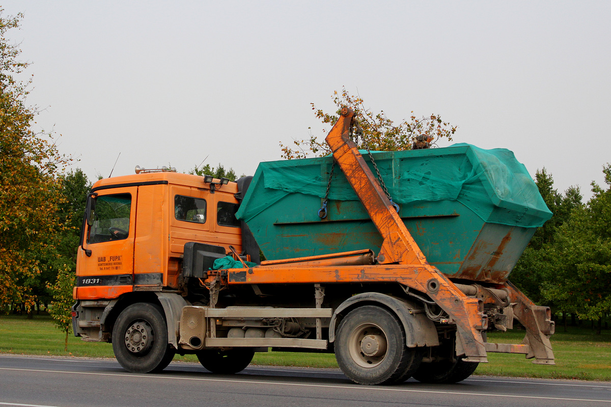 Литва, № JFZ 751 — Mercedes-Benz Actros ('1997) 1831