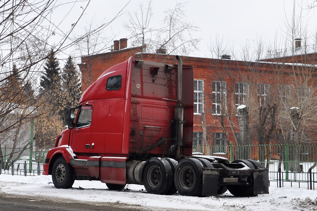 Омская область, № У 606 ХС 55 — Volvo VNL670