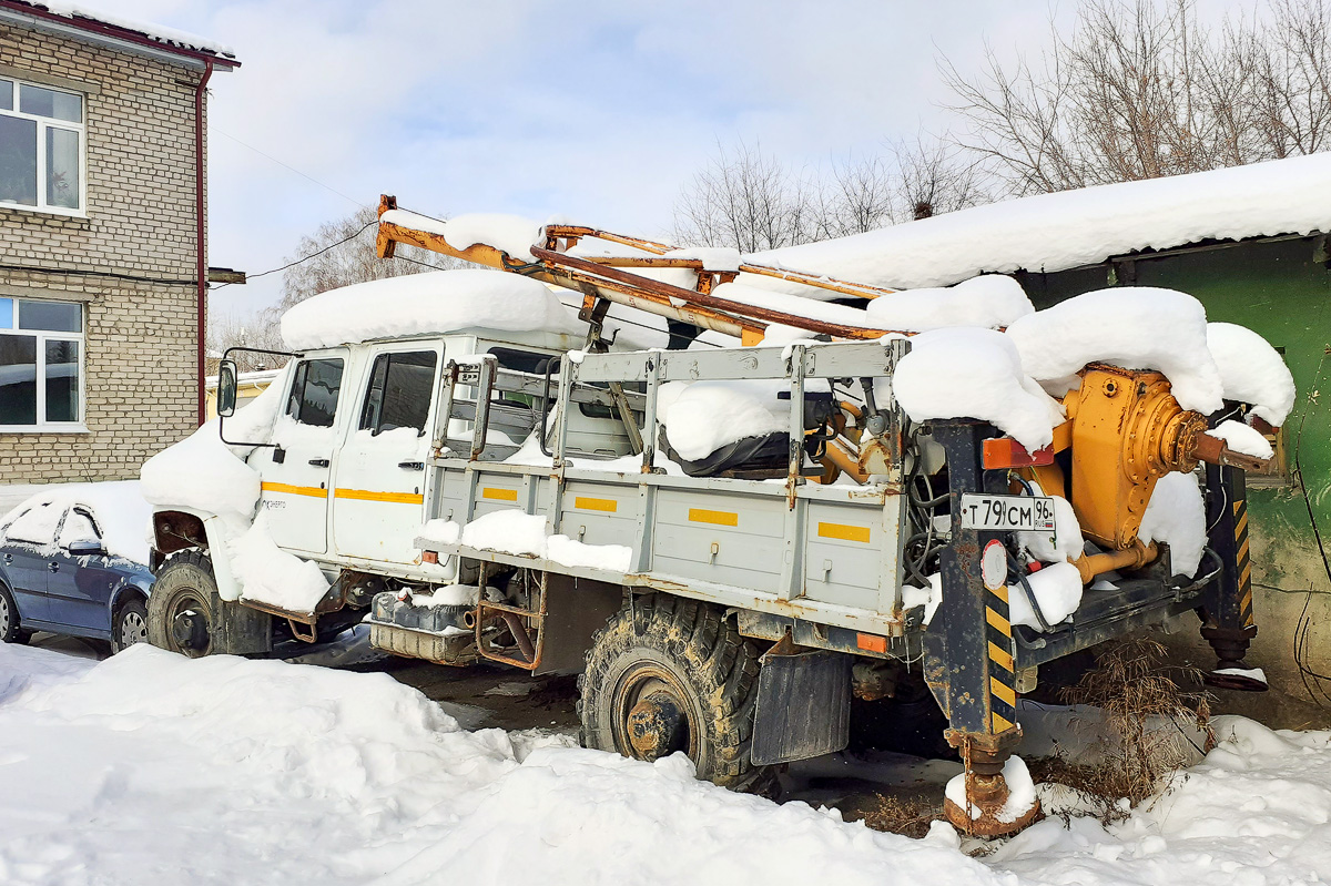 Свердловская область, № Т 799 СМ 96 — ГАЗ-33081 «Садко»