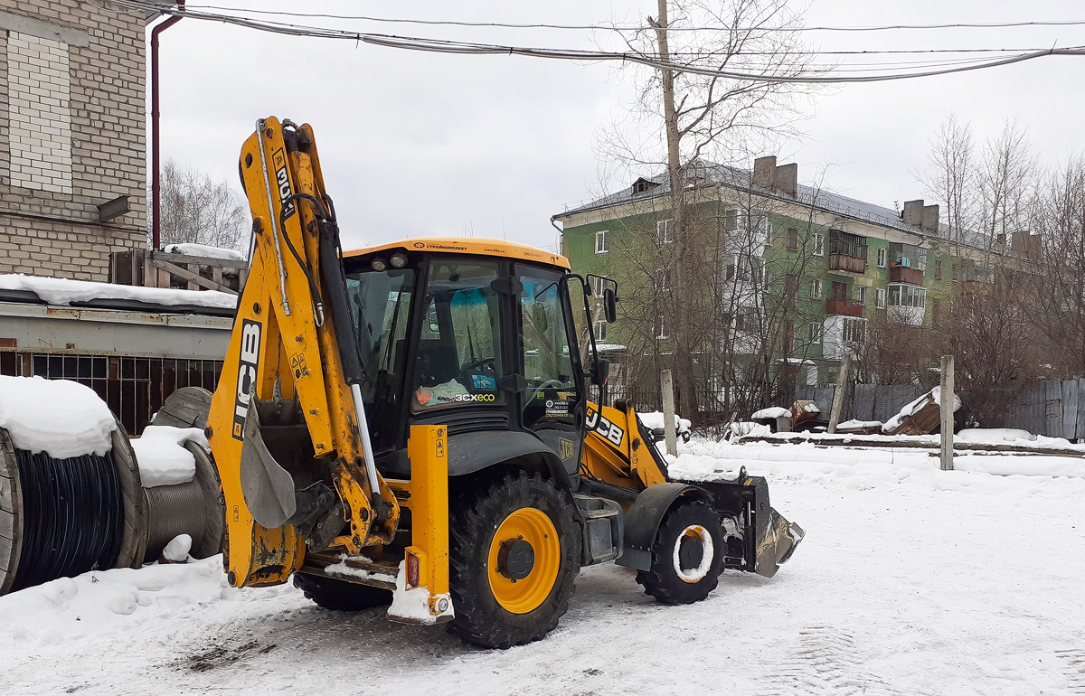 Свердловская область, № 3010 СС 66 — JCB 3CX