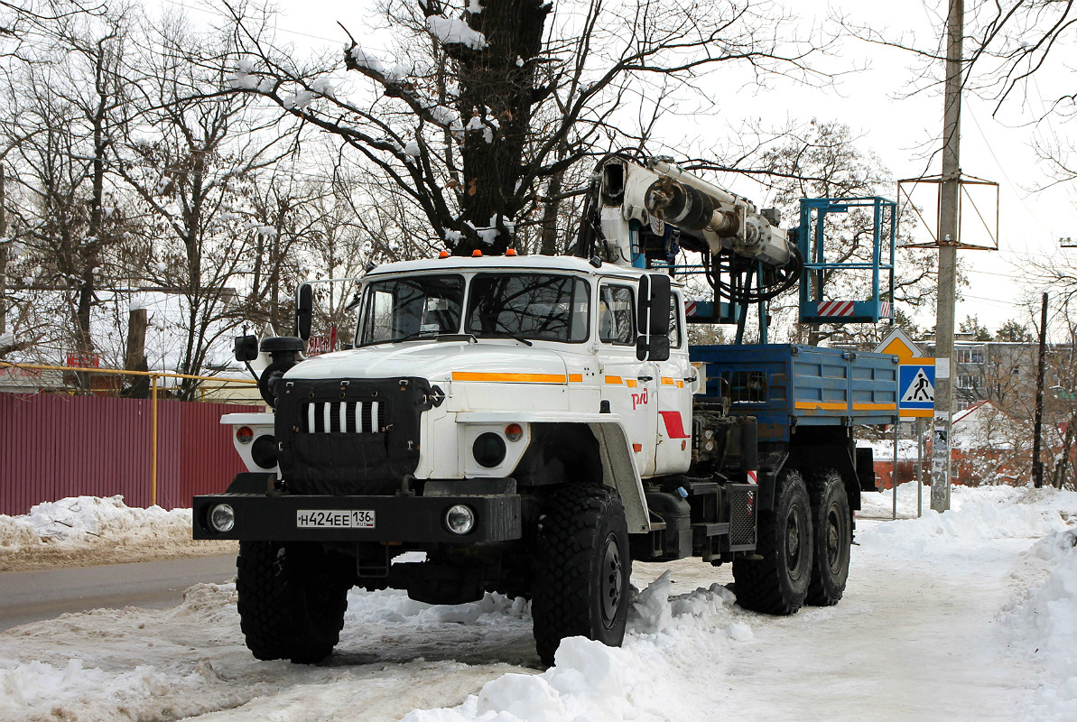 Воронежская область, № Н 424 ЕЕ 136 — Урал-4320-60