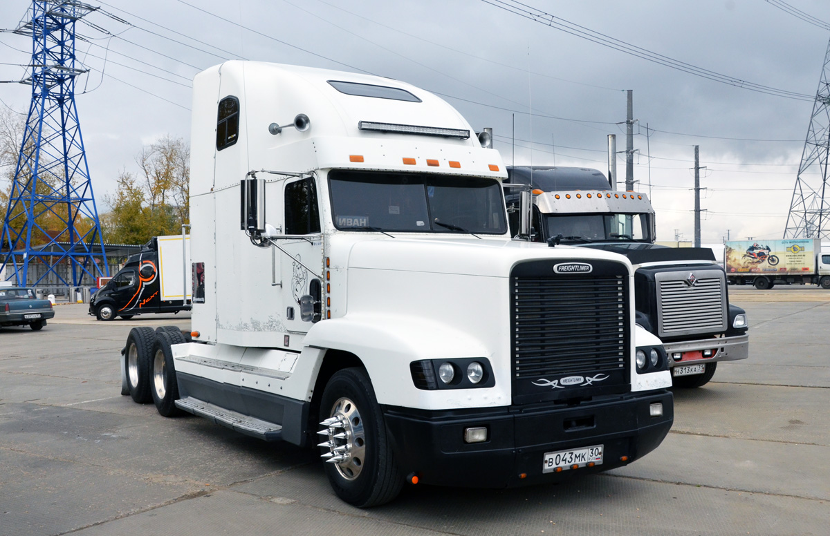 Астраханская область, № В 043 МК 30 — Freightliner FLD 120