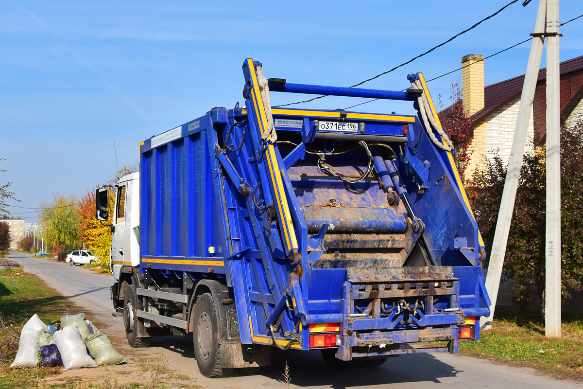 Волгоградская область, № О 371 ЕС 196 — МАЗ-5340C2