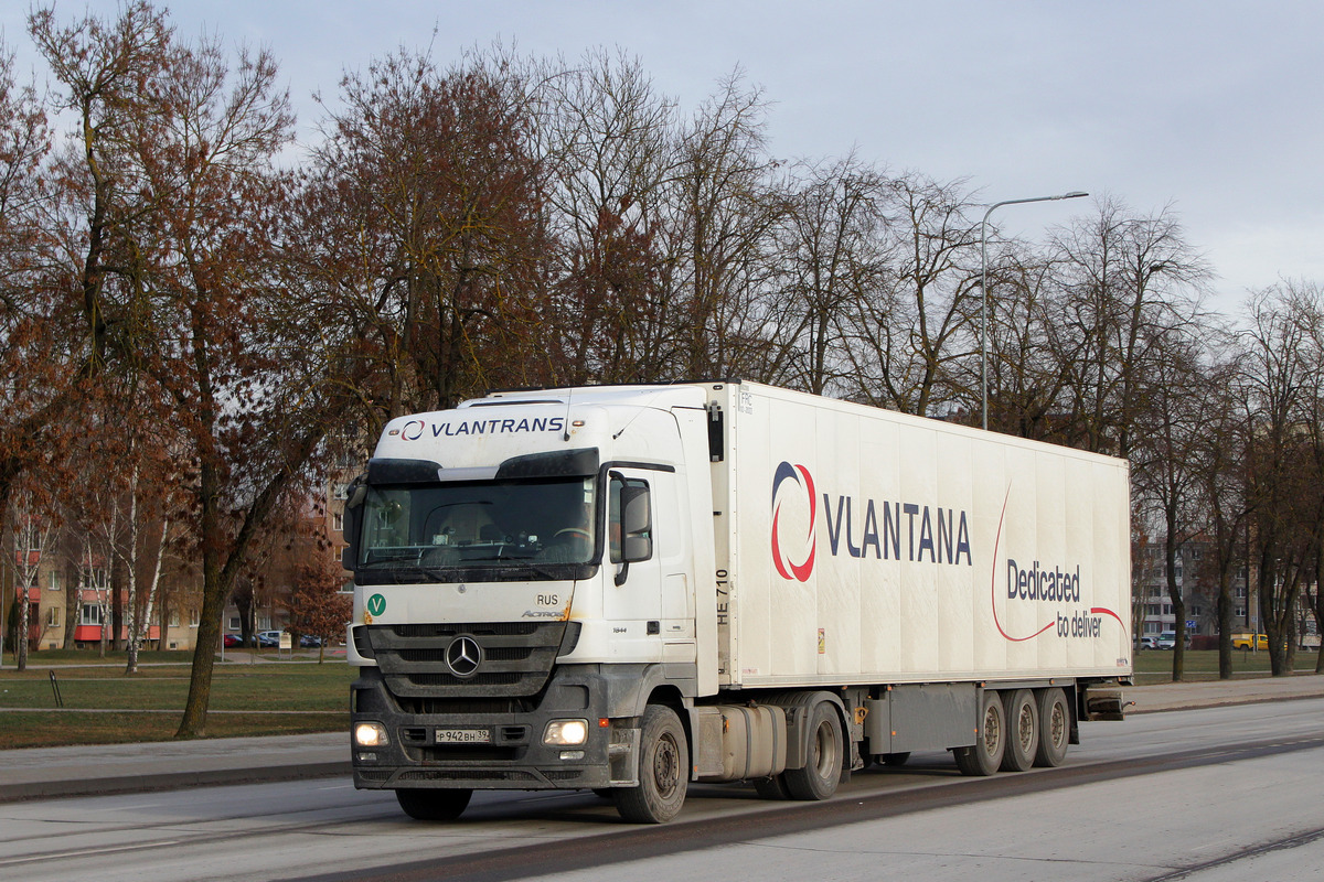 Калининградская область, № Р 942 ВН 39 — Mercedes-Benz Actros ('2009) 1844