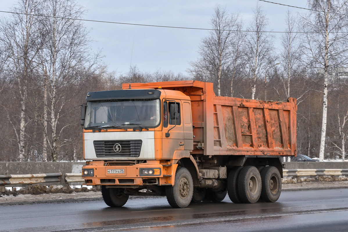 Архангельская область, № К 111 РА 29 — Shaanxi Shacman F2000 SX325x