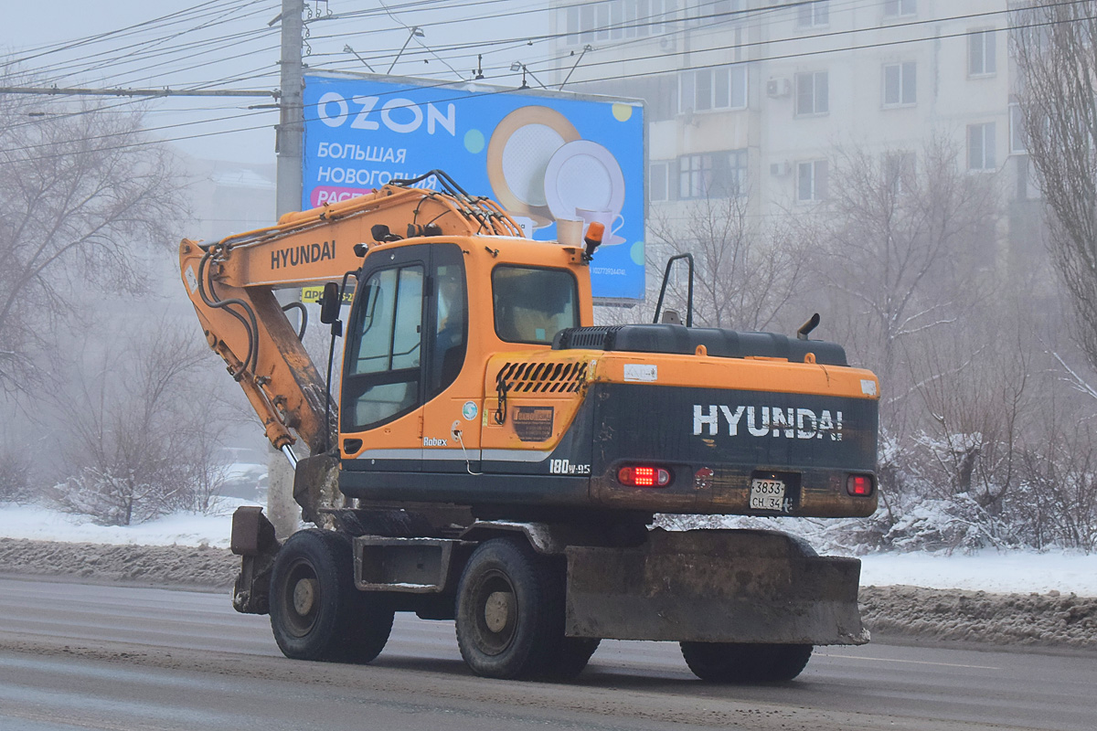 Волгоградская область, № 3833 СН 34 — Hyundai R180W