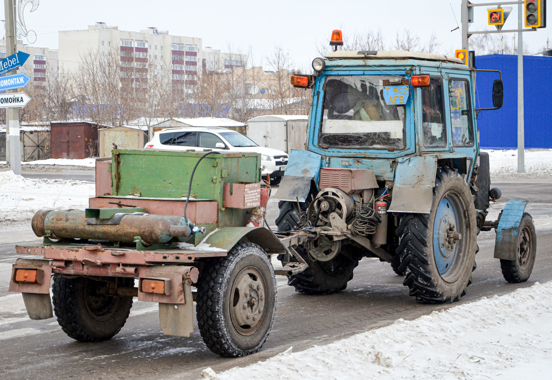 Северо-Казахстанская область, № T 942 AFB — МТЗ-80