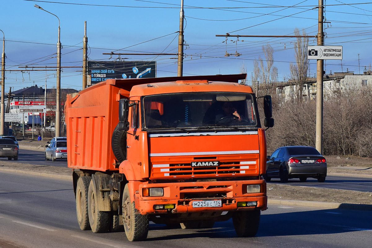 Волгоградская область, № М 225 ВС 134 — КамАЗ-6520 [652000]