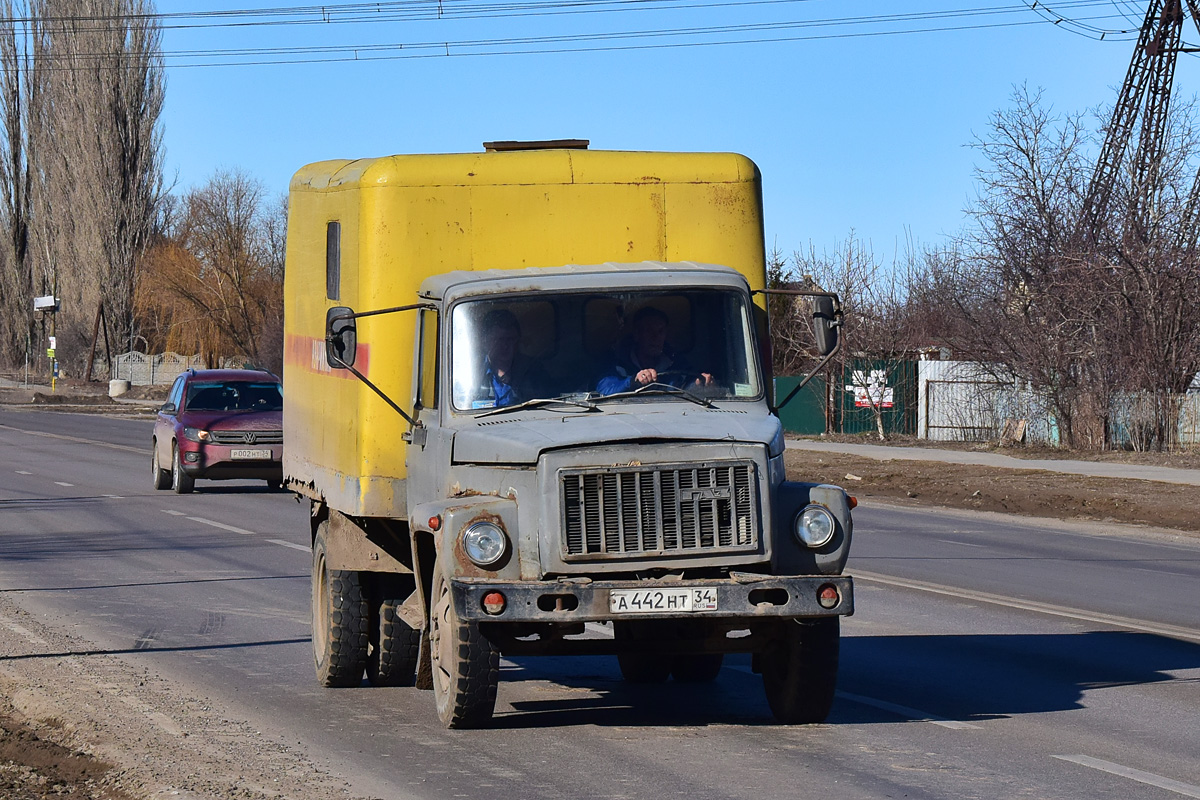 Волгоградская область, № А 442 НТ 34 — ГАЗ-3307