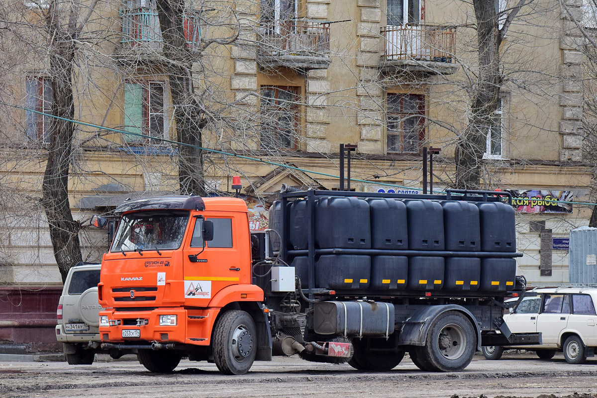 Волгоградская область, № Е 253 СК 134 — КамАЗ-43253-G5