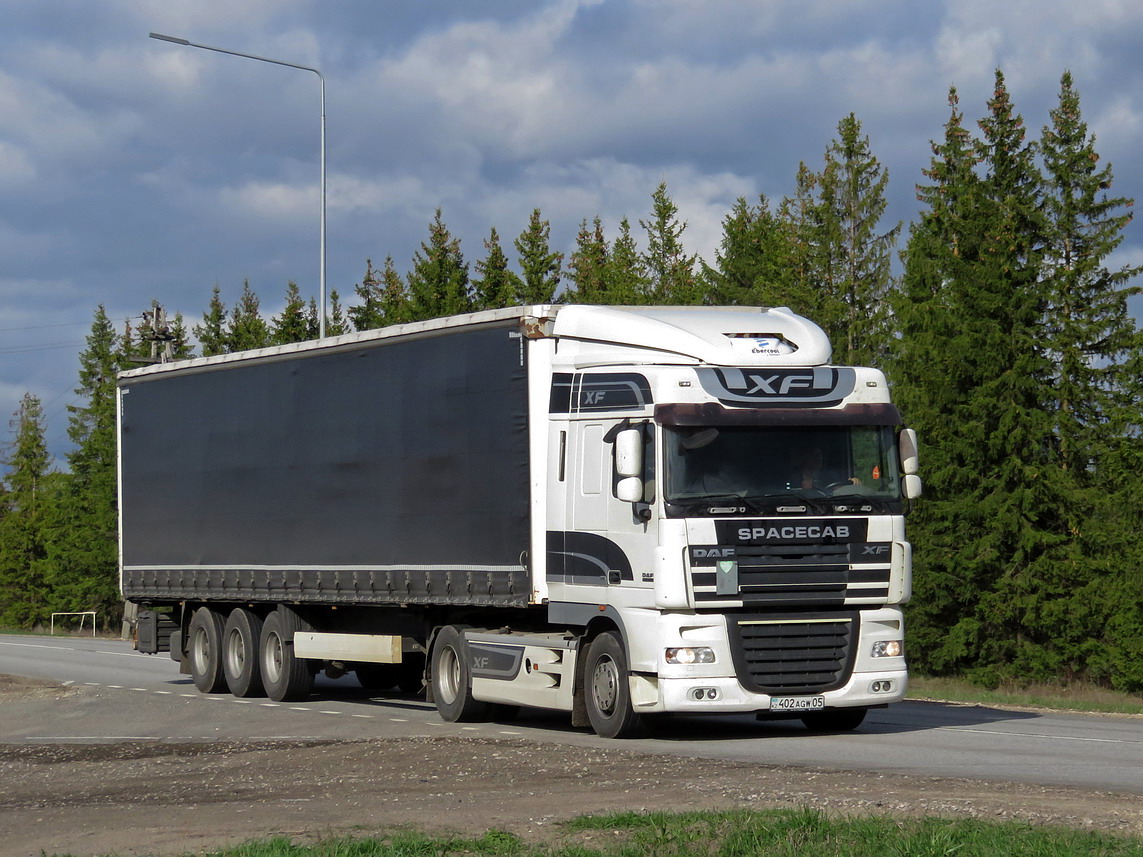 Алматинская область, № 402 AGW 05 — DAF XF105 FT