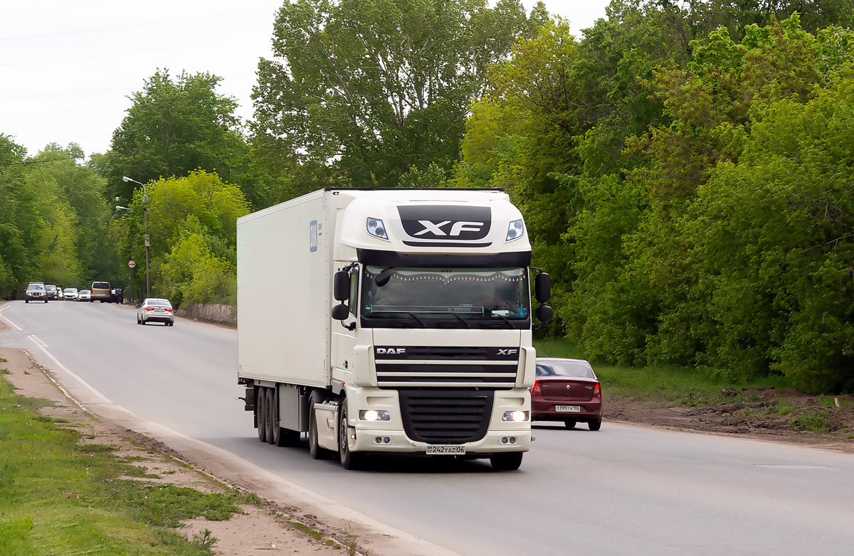 Атырауская область, № 242 YAZ 06 — DAF XF105 FT