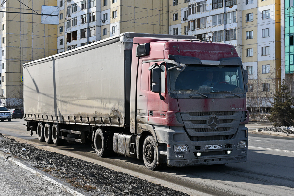 Татарстан, № В 815 АО 716 — Mercedes-Benz Actros '09 1844 [Z9M]; Татарстан, № ВА 9215 16 — Schmitz Cargobull S.CS (общая модель)