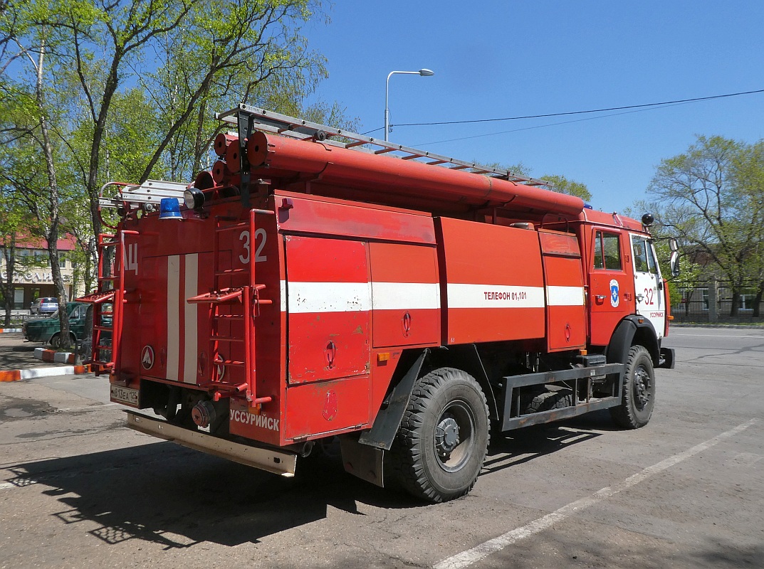 Приморский край, № Н 813 ЕА 125 — КамАЗ-43253-15 [43253R]