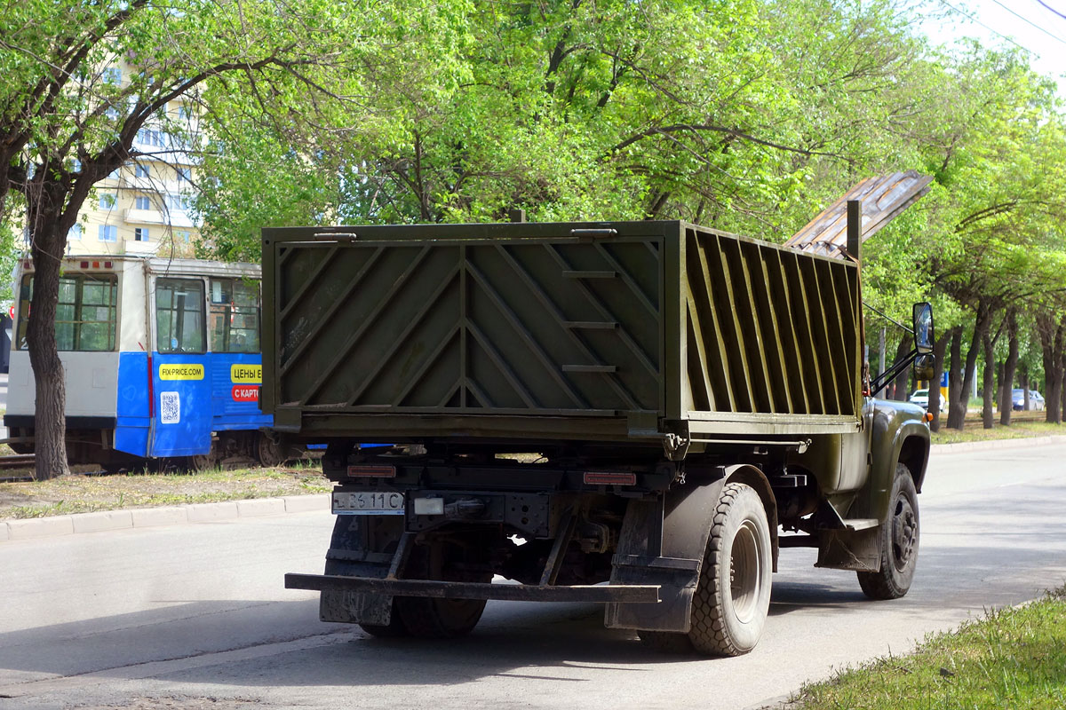 Саратовская область, № Ц 8611 СА — ЗИЛ-495710