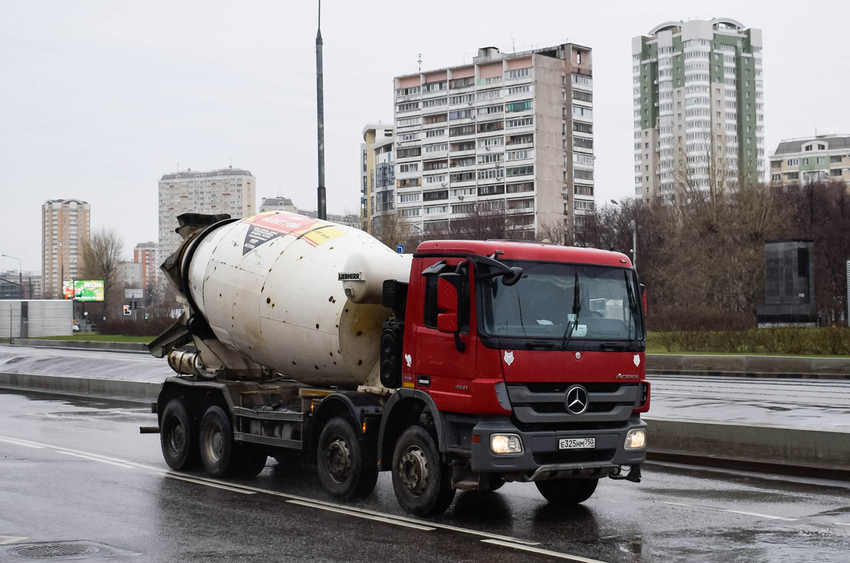 Московская область, № Е 325 НМ 750 — Mercedes-Benz Actros '09 4141 [Z9M]