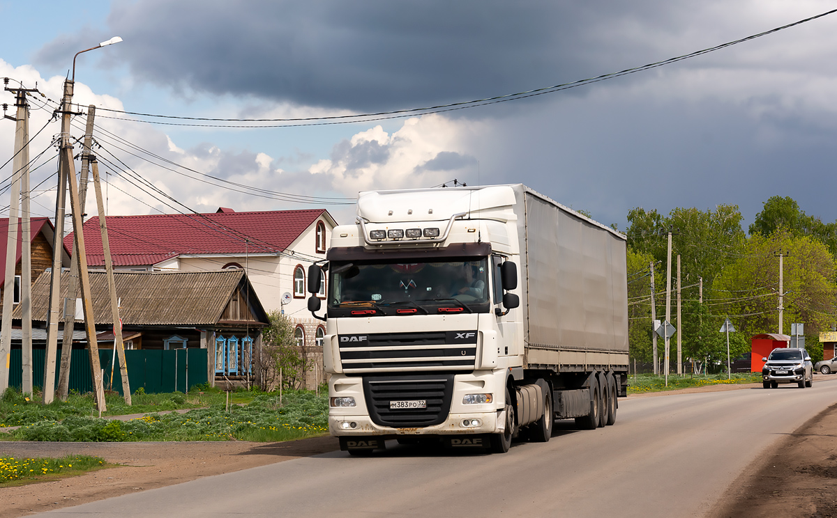 Брянская область, № М 383 РО 32 — DAF XF105 FT