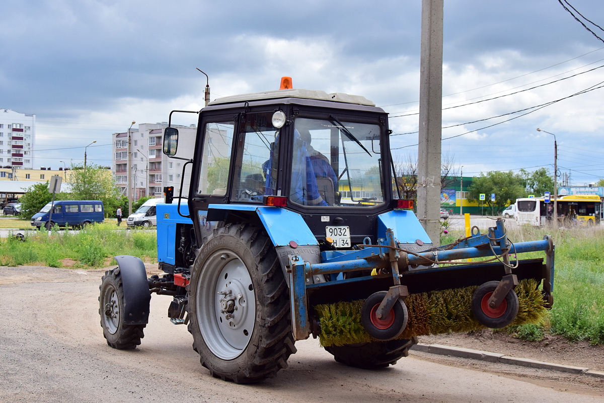 Волгоградская область, № 9032 *Н 34 — Беларус-82.1