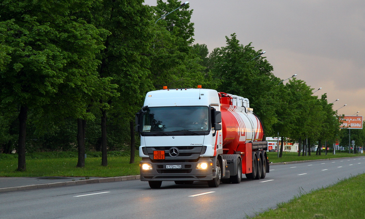 Московская область, № Е 172 РС 750 — Mercedes-Benz Actros ('2009) 1844